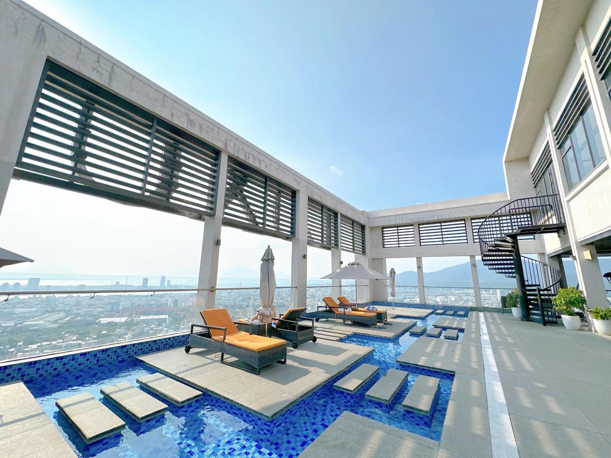 Luxury Apt Opposite Mykhe Beach Da Nang Exterior foto